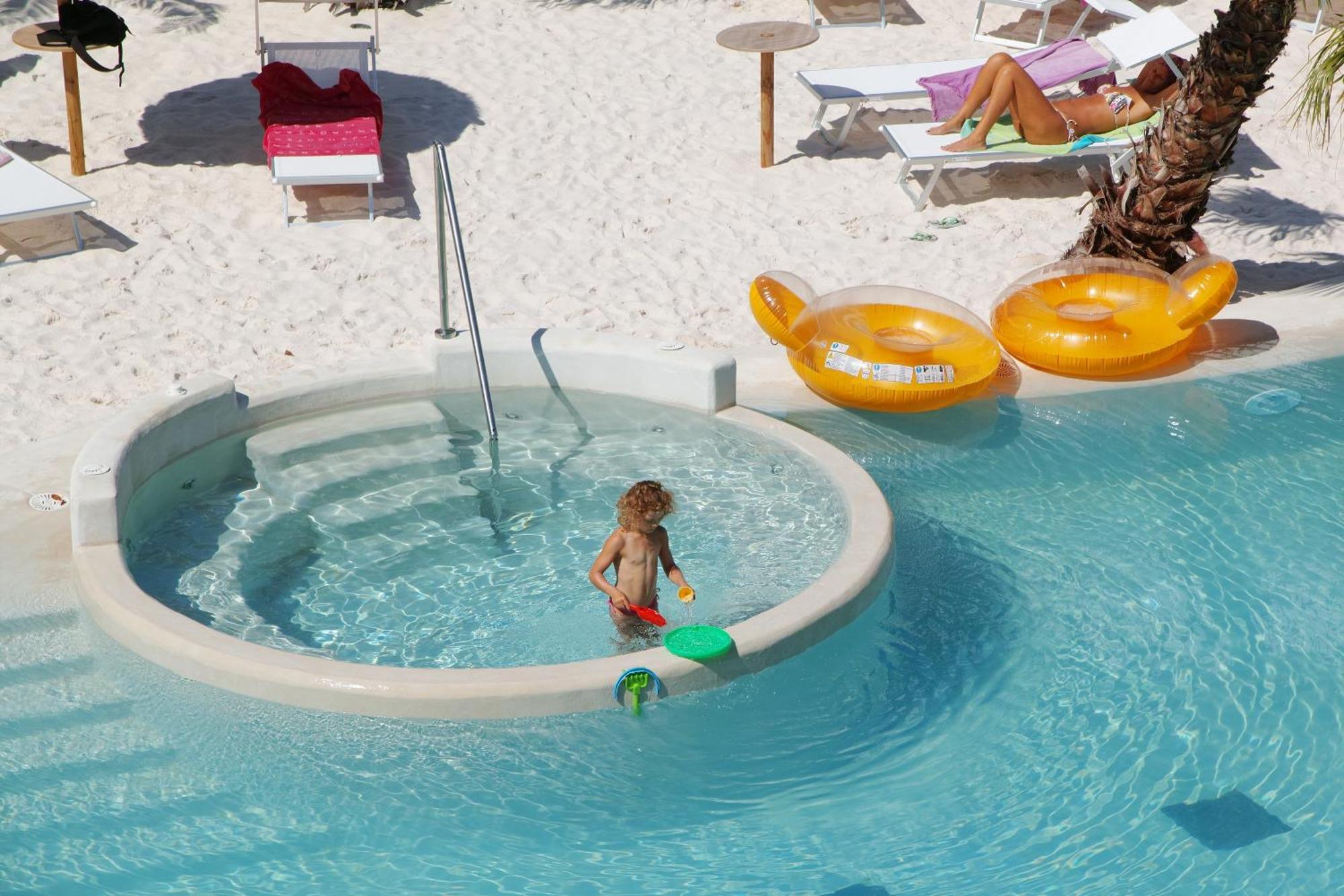 Cala Blu Residence Con Piscina-Centralissimo Lido Di Jesolo Lido di Jesolo Exterior foto